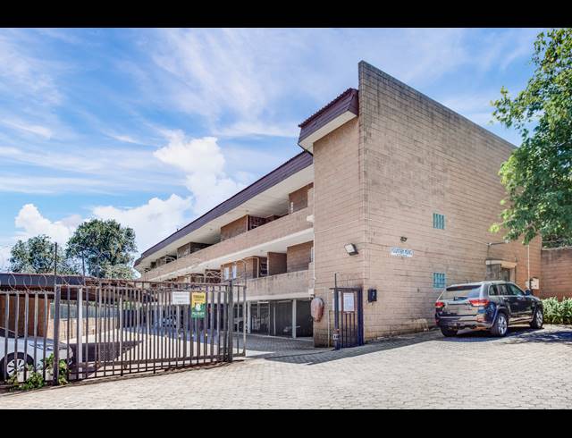 3 BEDROOM APARTMENT FOR SALE IN FONTAINEBLEAU